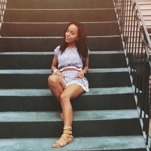 Apricot lane Tassel Set